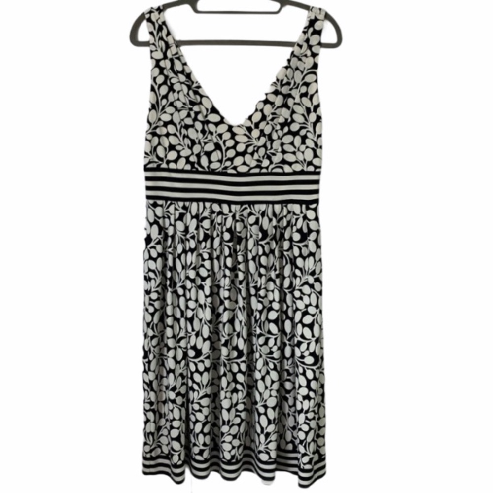 NWT Maggy London Black & White Sleveless Dress